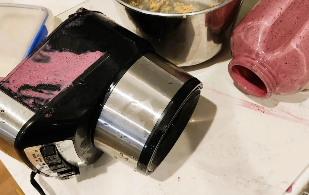 Why is my blender leaking 5 troubleshooting to fix leaking blender